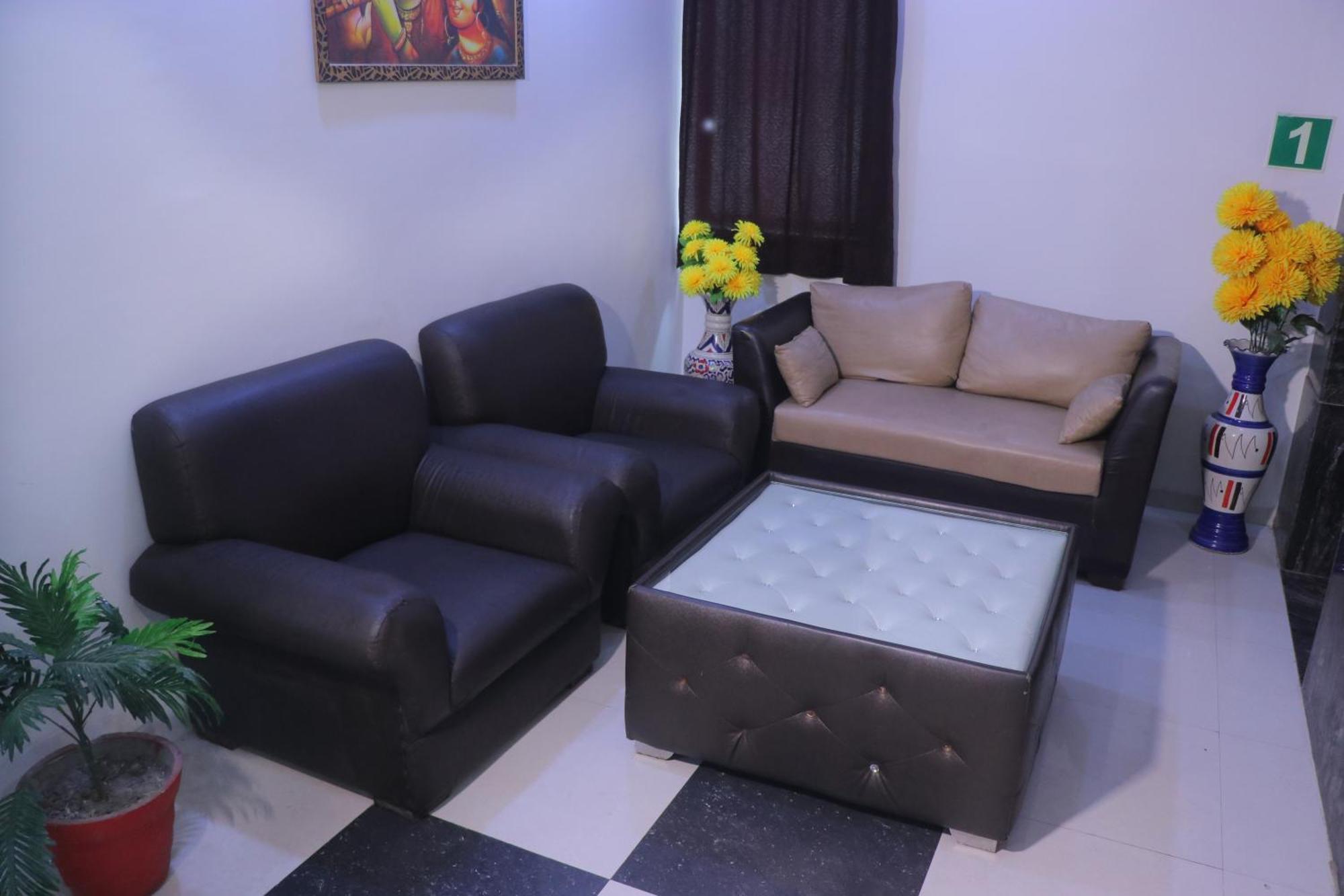 Hotel Panache Mathura Bagian luar foto